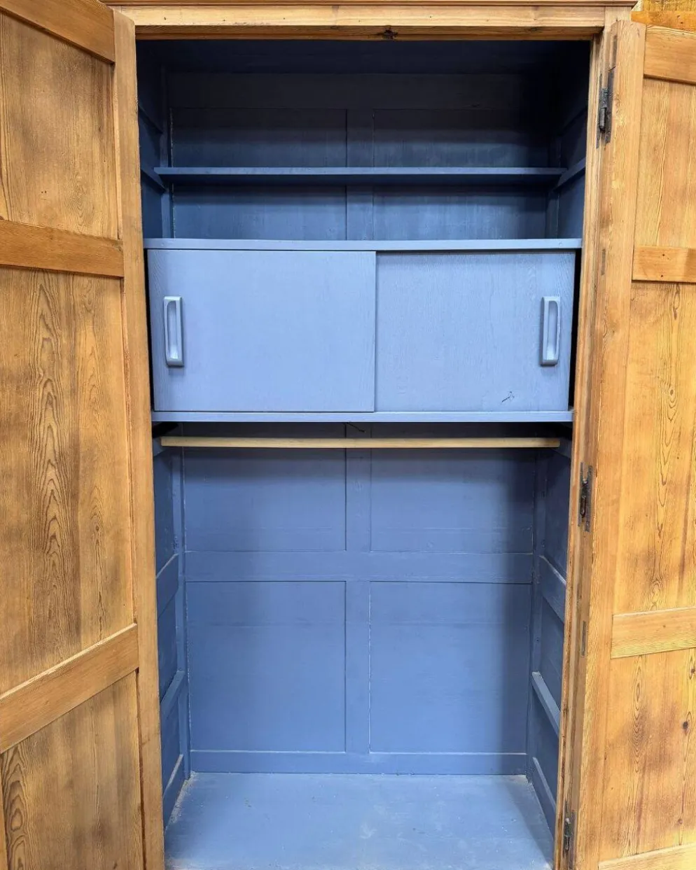 Armoire Parisienne