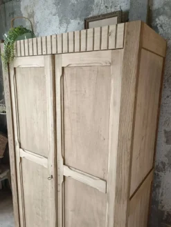 Armoire parisienne
