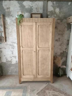 Armoire parisienne