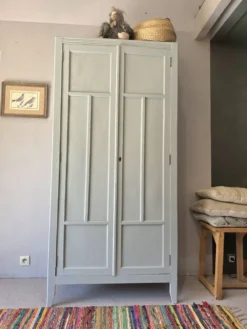 Armoire parisienne