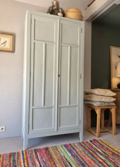 Armoire parisienne