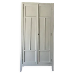 Armoire parisienne