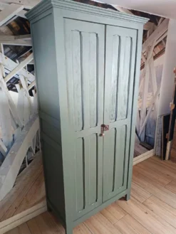 Armoire parisienne