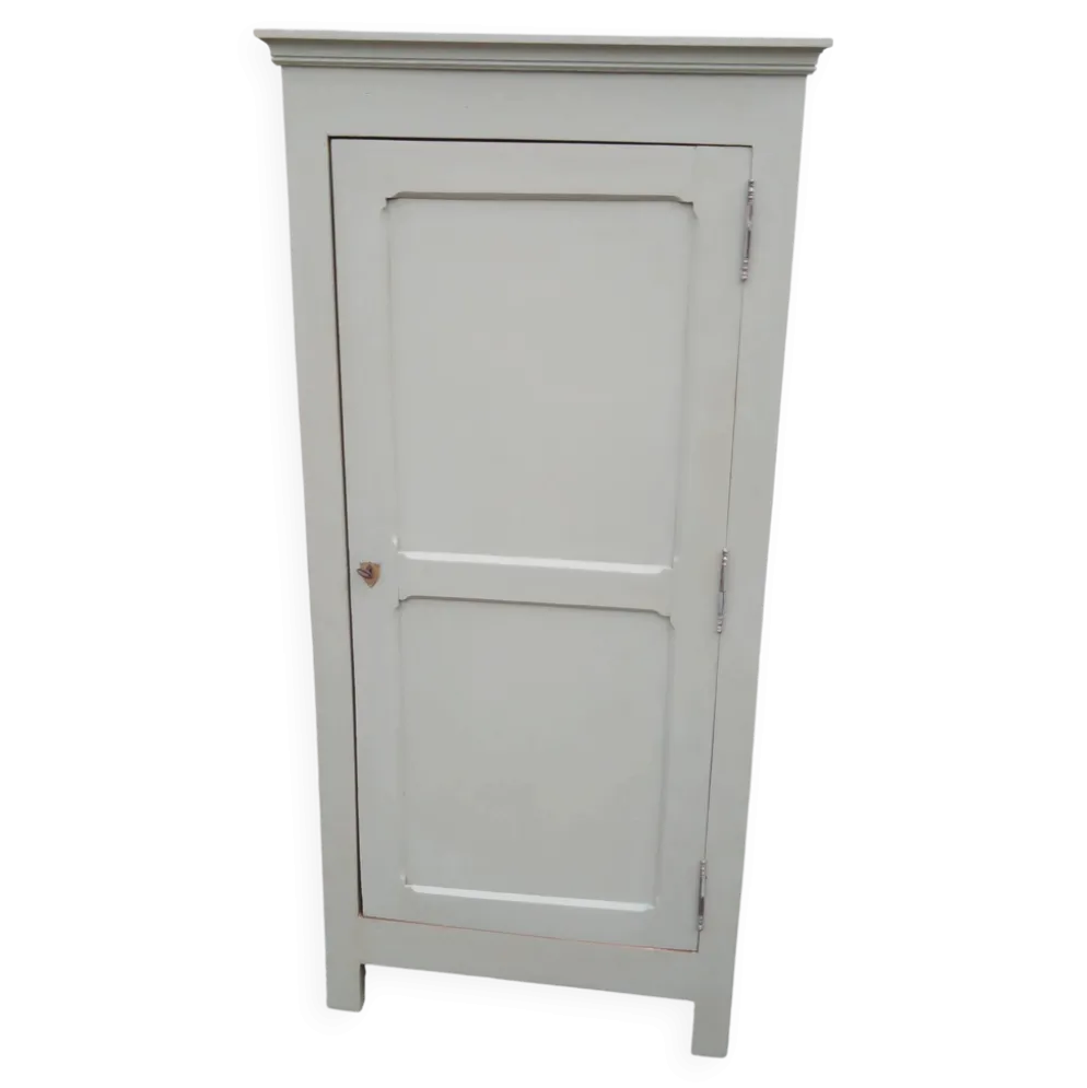 Armoire parisienne