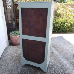 Armoire parisienne