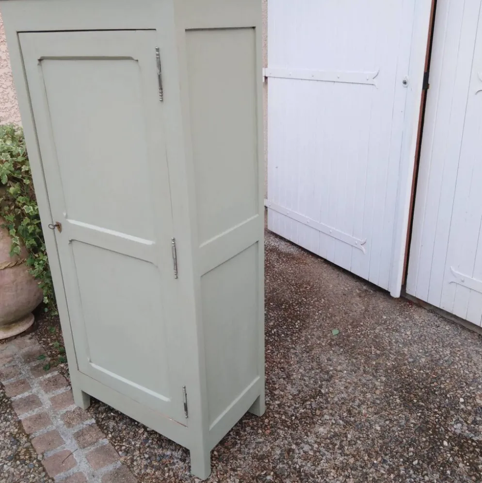 Armoire parisienne