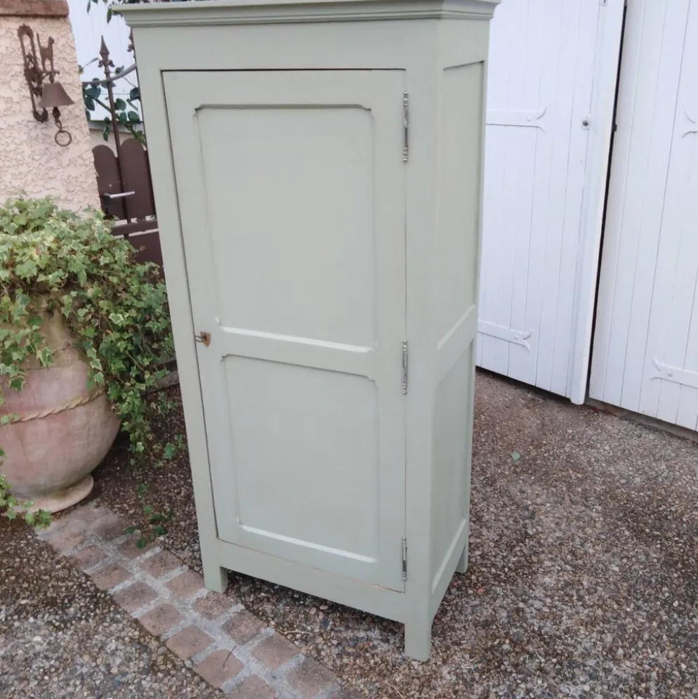 Armoire parisienne