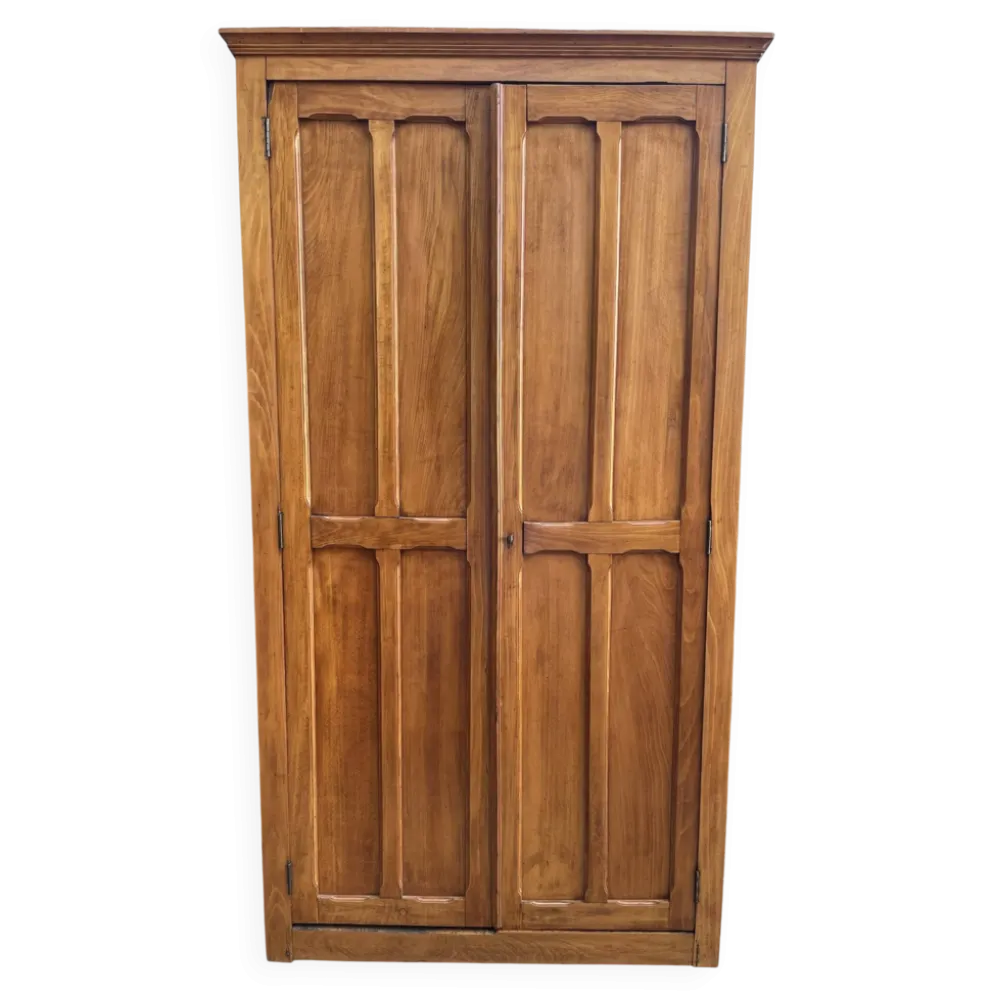 Armoire parisienne