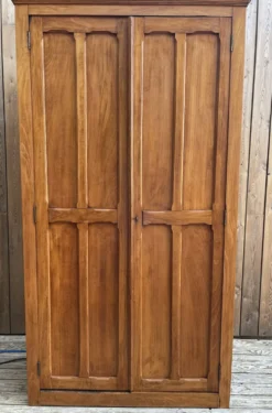 Armoire parisienne
