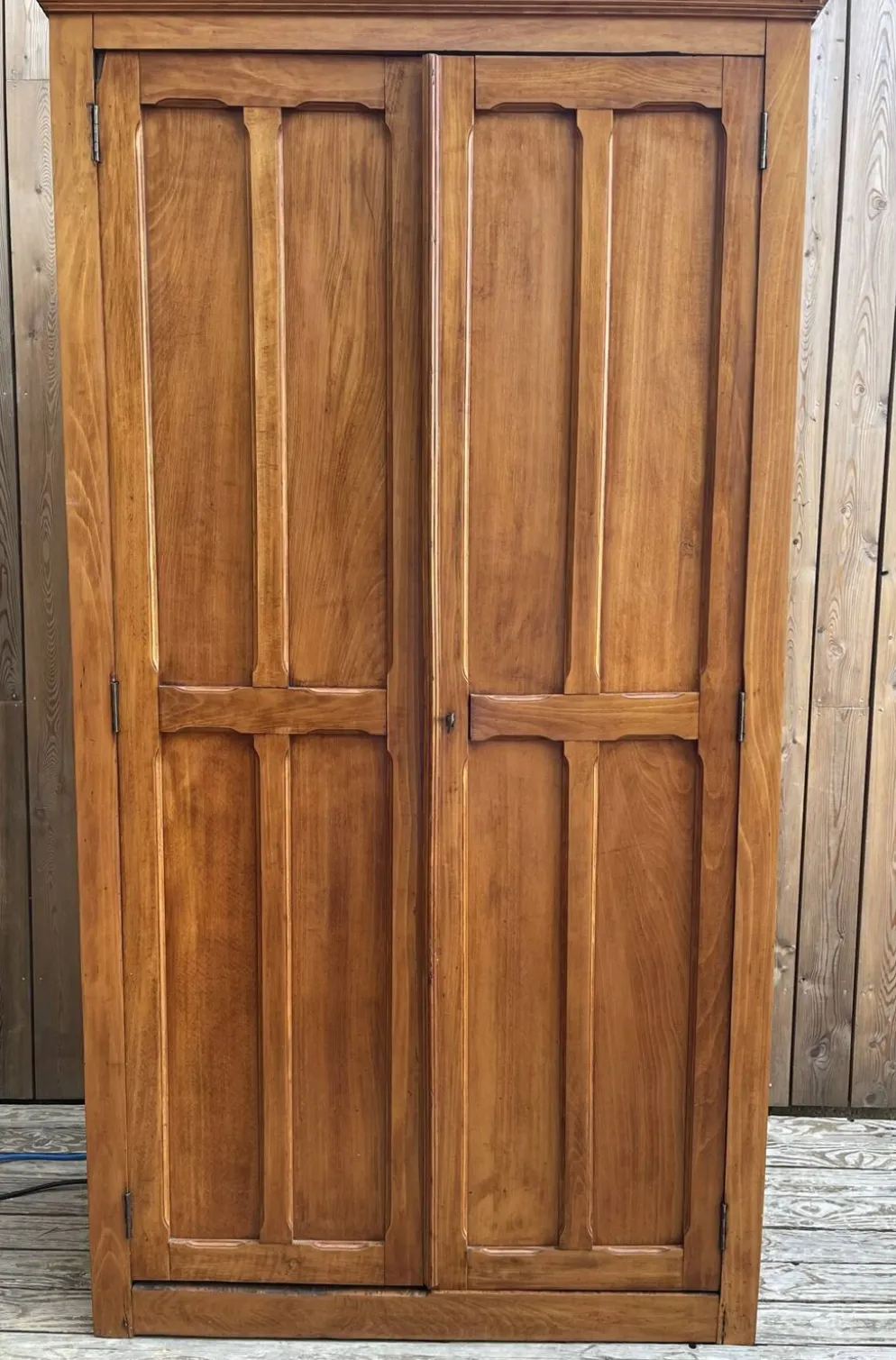 Armoire parisienne