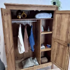 Armoire parisienne