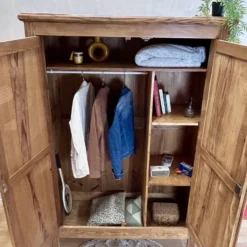 Armoire parisienne