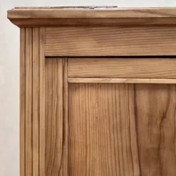 Armoire parisienne