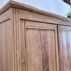 Armoire parisienne