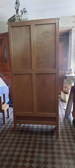 Armoire parisienne