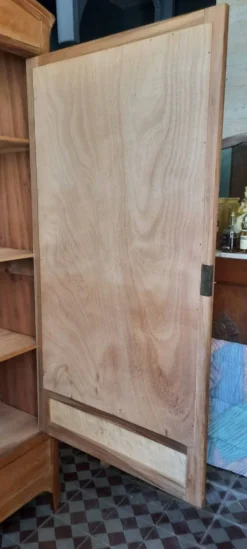 Armoire parisienne