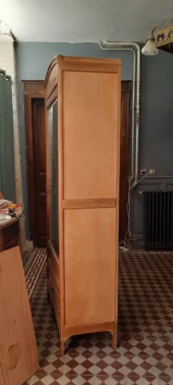 Armoire parisienne