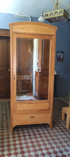 Armoire parisienne
