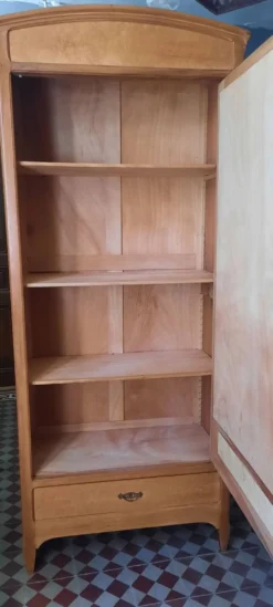 Armoire parisienne