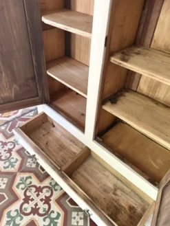 Armoire parisienne