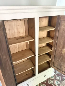 Armoire parisienne