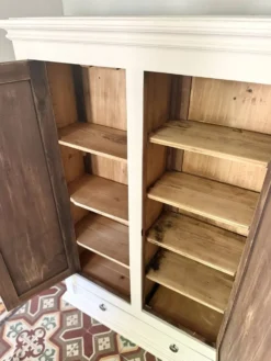 Armoire parisienne
