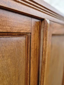 Armoire parisienne