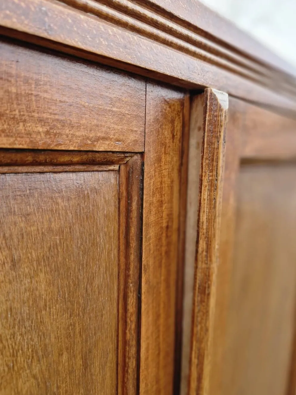 Armoire parisienne