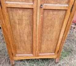 Armoire parisienne
