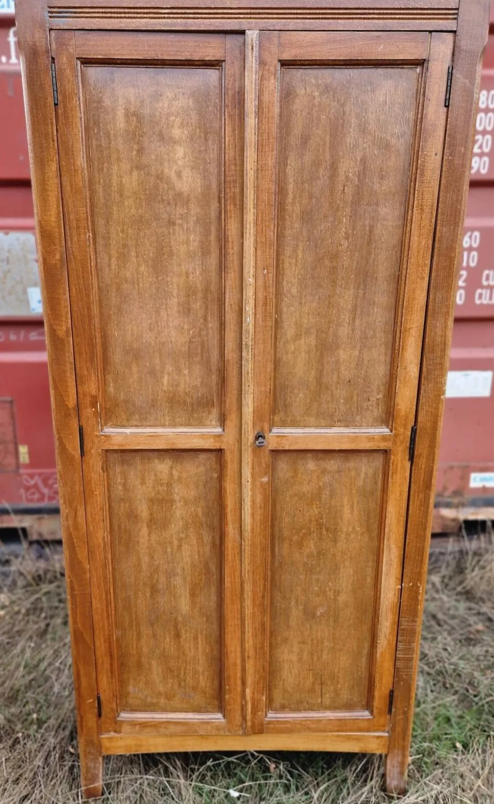 Armoire parisienne