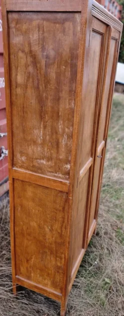 Armoire parisienne