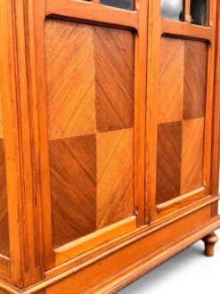 Armoire parisienne