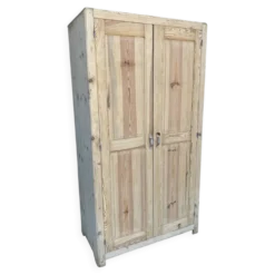 Armoire parisienne