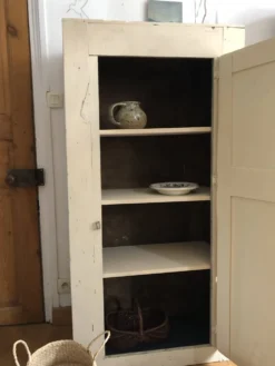 Armoire parisienne ancienne patinée