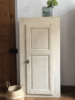 Armoire parisienne ancienne patinée