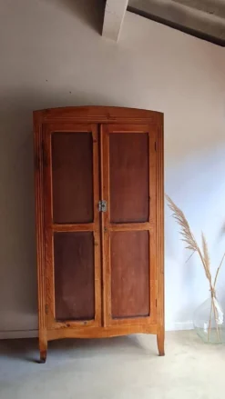 Armoire parisienne ancienne