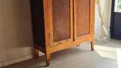 Armoire parisienne ancienne
