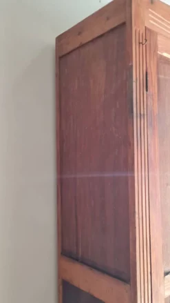 Armoire parisienne ancienne