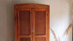 Armoire parisienne ancienne