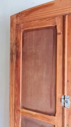 Armoire parisienne ancienne