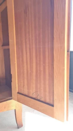 Armoire parisienne ancienne