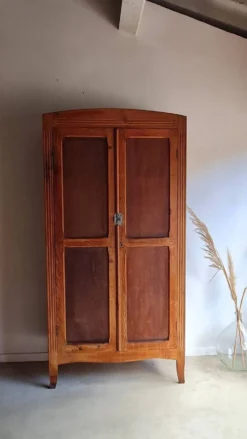 Armoire parisienne ancienne