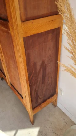 Armoire parisienne ancienne