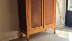 Armoire parisienne ancienne