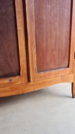 Armoire parisienne ancienne