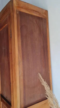 Armoire parisienne ancienne