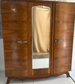 Armoire parisienne art déco