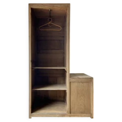 Armoire parisienne asymétrique