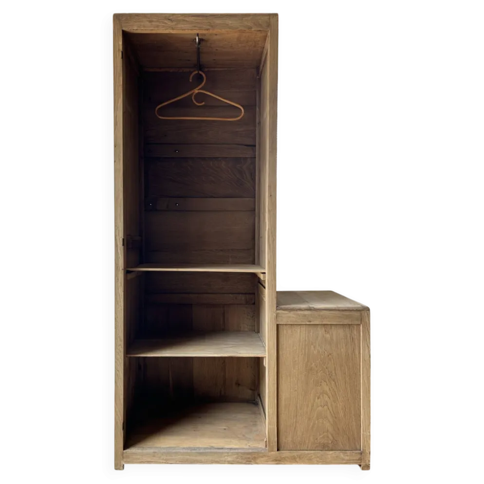 Armoire parisienne asymétrique
