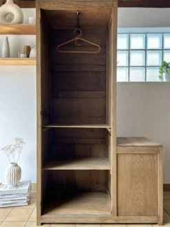 Armoire parisienne asymétrique